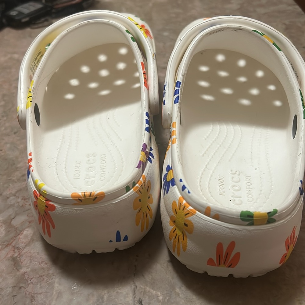 Crocs Colorful Daisy - Limited Addition - Picture 3 of 4